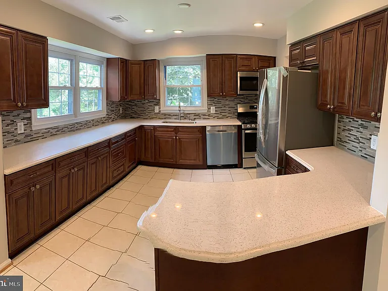 1614 Charnita Ct — Photo 12