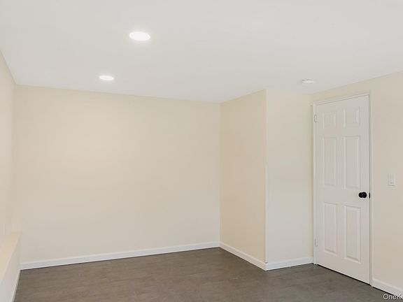 4th image of 651 Americus Avenue