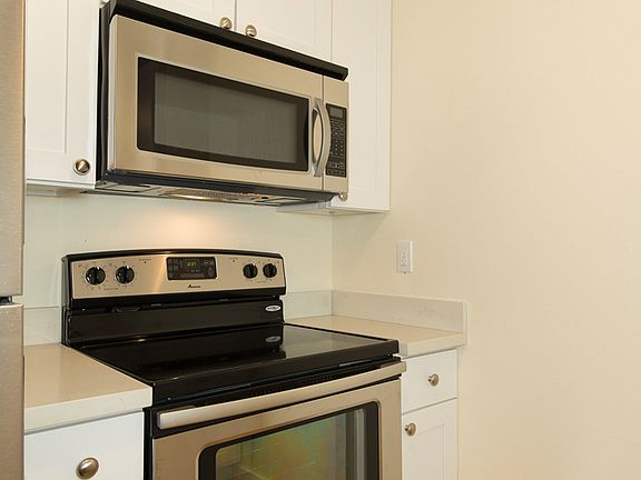 3rd image of 3641 Evanston Ave N APT 104