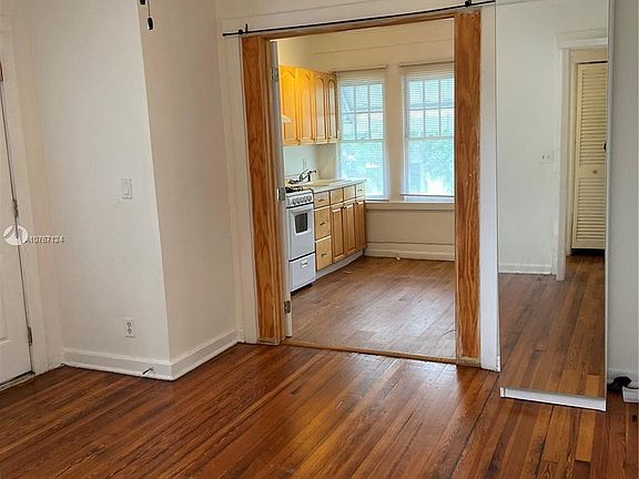 5th image of 315 Eucalyptus St