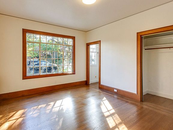 2nd image of 3271 Kempton Ave #3275