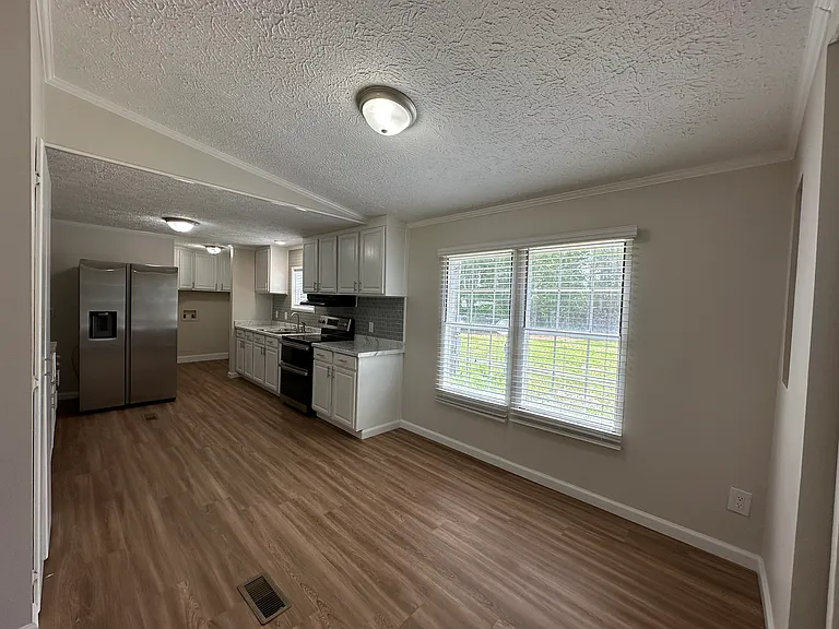 Dining/Kitchen