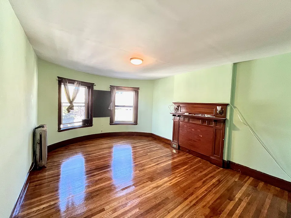 21 Long Ave