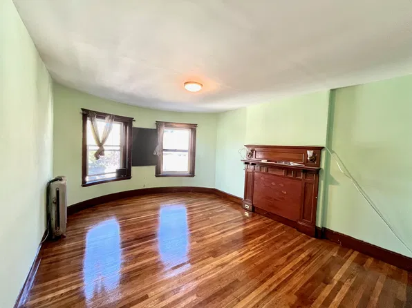 21 Long Ave, Allston, MA