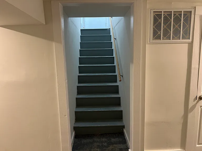 216 Craig Ave — Photo 2