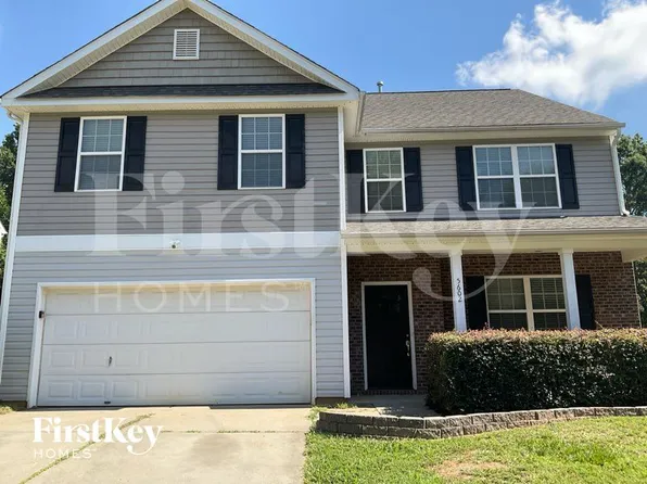 5602 Falkland Ln, Matthews, NC 28104