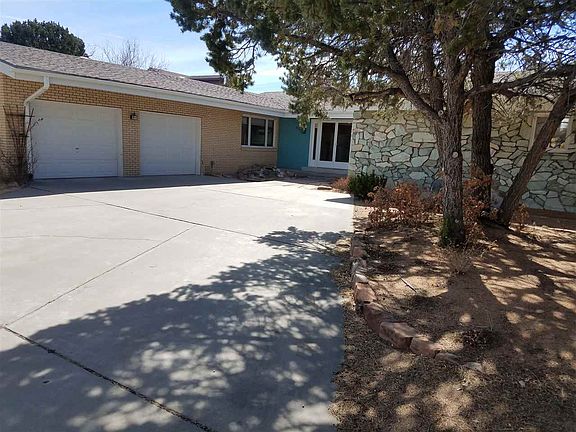 3rd image of 805 Los Pueblos St