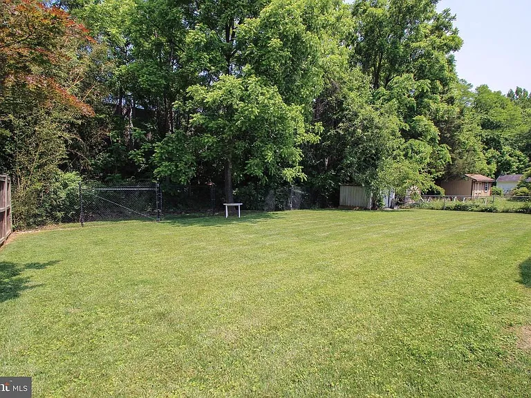 1721 Olney Rd — Photo 18