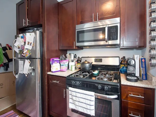 1753 W Erie St #2R, Chicago, IL 60622