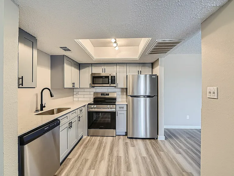 Rise Spring Pointe — Photo 40