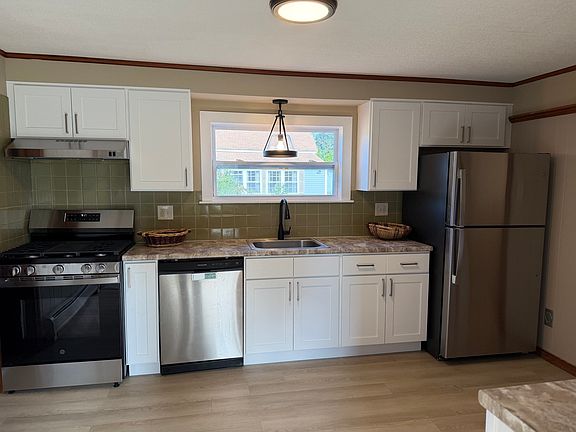 3rd image of 61 Thornton Ave