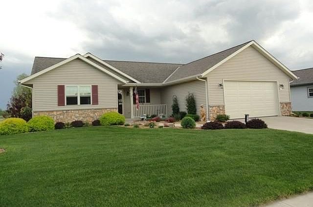 1st image of 915 Dakota Dr