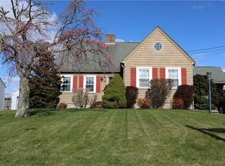 512 Metacom Ave, Bristol, RI 02809