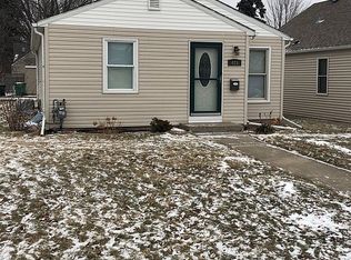 425 15th Ave N, Hopkins, MN 55343