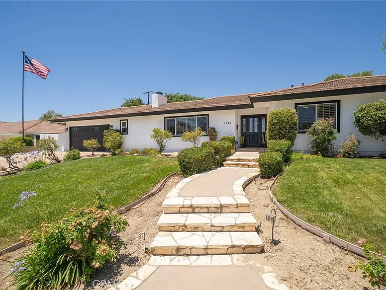 1025 Kent Dr — Photo 33