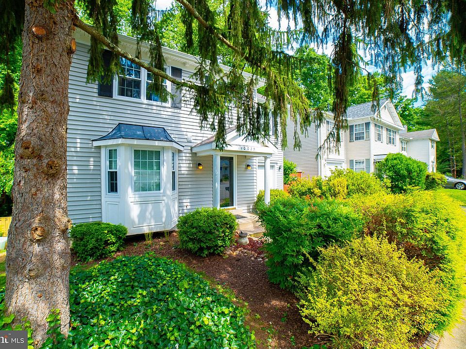 1st image of 10025 Park Woods Ln