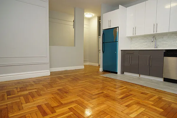 Rented by Norman Raindel, LREB | media 1