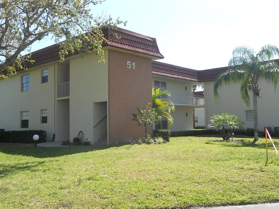 1st image of 51 Woodland Dr