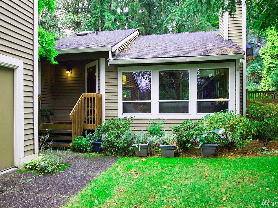 1st image of 11709 NE 105th Ln