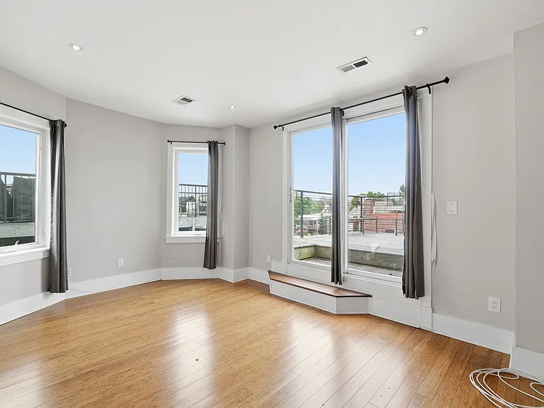 2128 1st St NW #2 — Photo 13