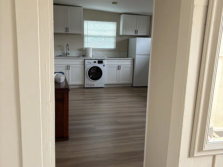 418 Honeysuckle Ln #1-B — Photo 4