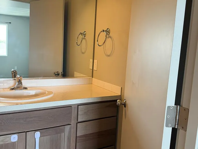 1039 NE Emerald Dr — Photo 18