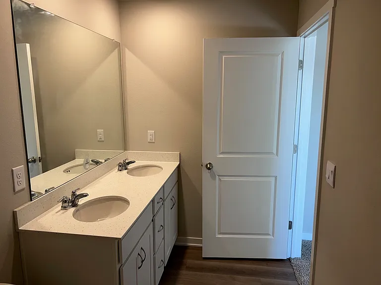 515 Thomas St — Photo 9