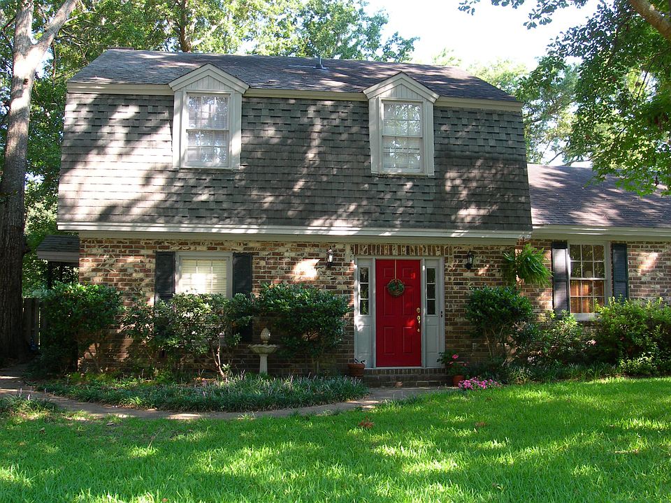 Dutch Colonial Style