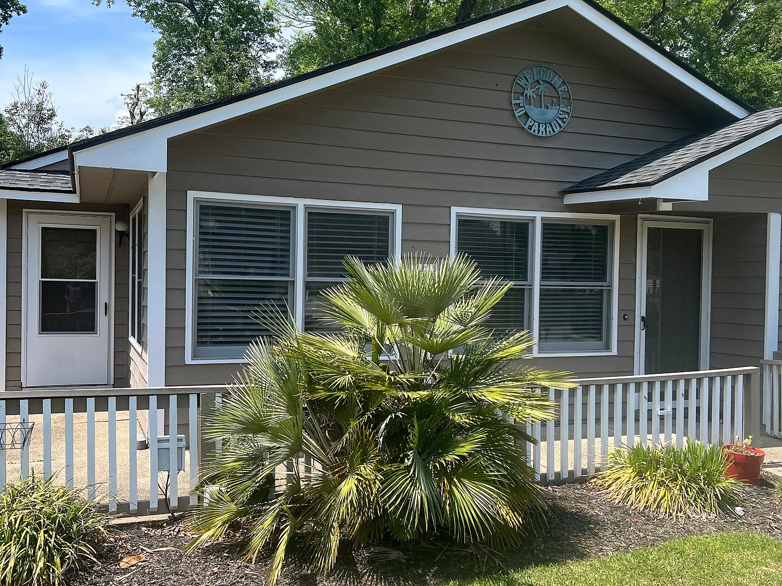 88 Channing Dr — Photo 2