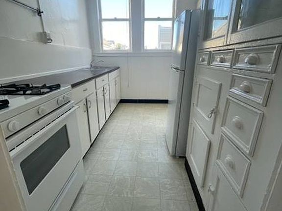 3rd image of 3955 17th St APT 4