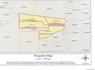 7 Petersons Ln, Danbury, CT 06811