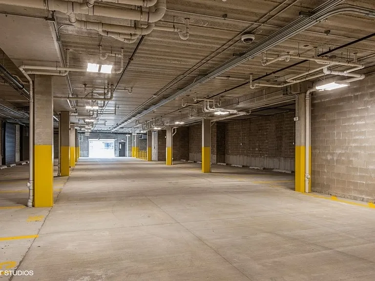 The Leo at the Hub Apartments — Photo 11