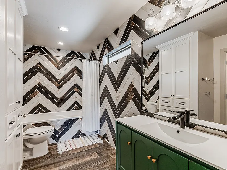 801 Rock Hollow Rd — Photo 36