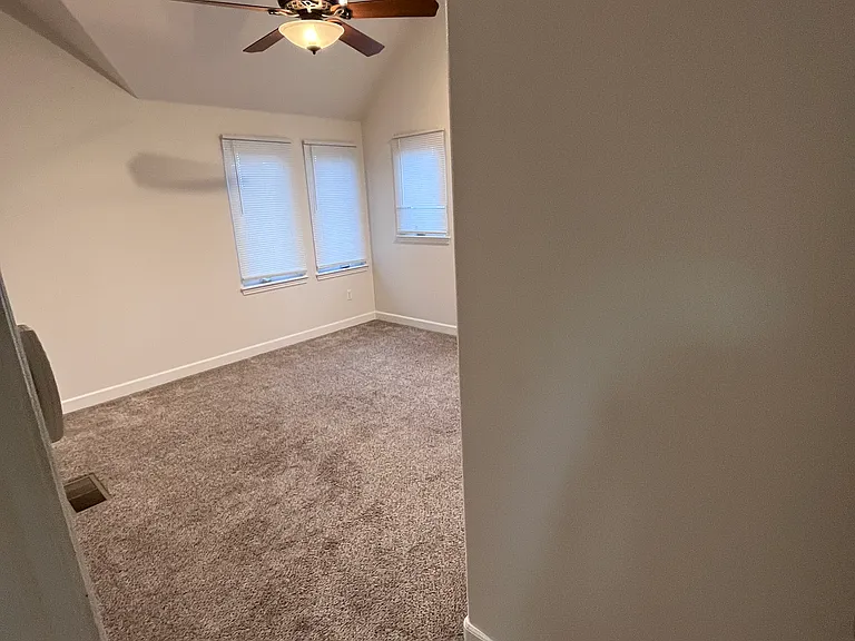 603 W Myrtle Ave — Photo 15