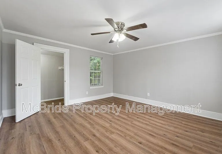 1827 Hicks St — Photo 6