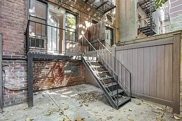 Rented by Algin Management