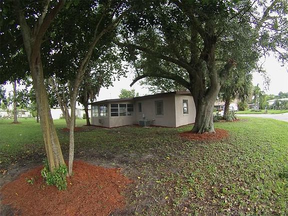 3rd image of 160 Palmetto Cir