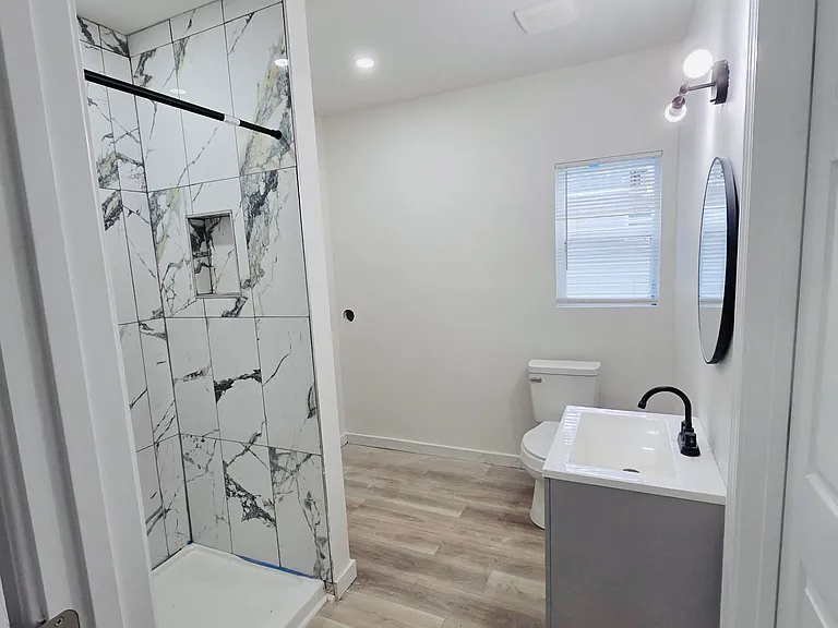 1005 Gum St #1 — Photo 5