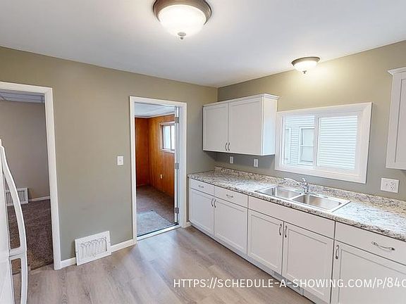3rd image of 325 W Park St #1