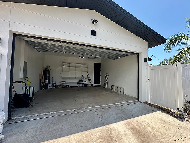 2835 Fairfield Ave S — Photo 28
