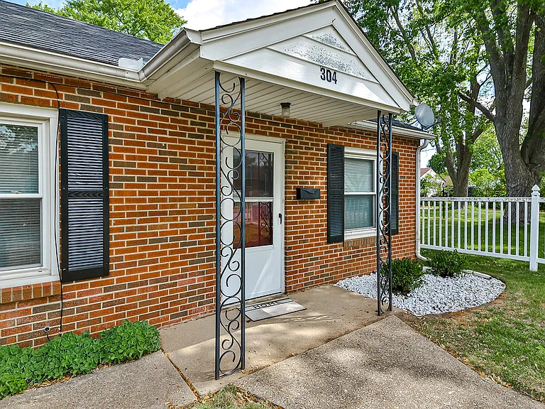 304 Merrill Ave — Photo 3