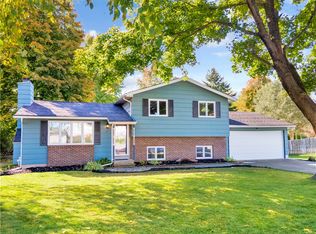 32 Teresa Cir, Rochester, NY 14624