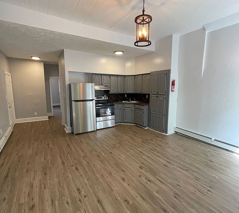 1st image of 119 W Parmenter St APT 1