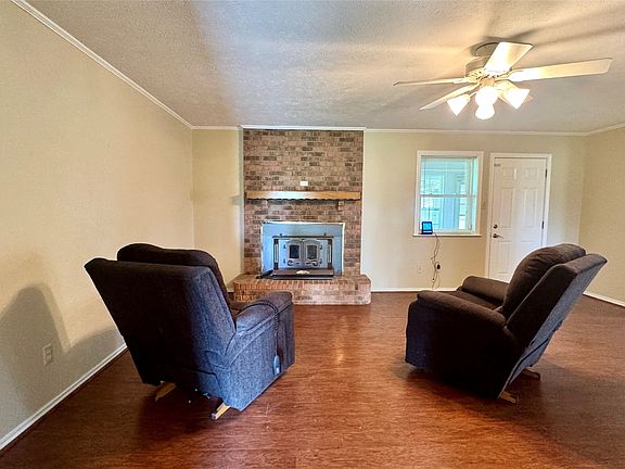 4th image of 2050 Griffith Rd