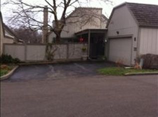 6 SW Pepper Tree Ln, Topeka, KS 66611