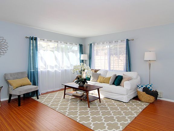 2nd image of 142 W Spanish Moss Pl
