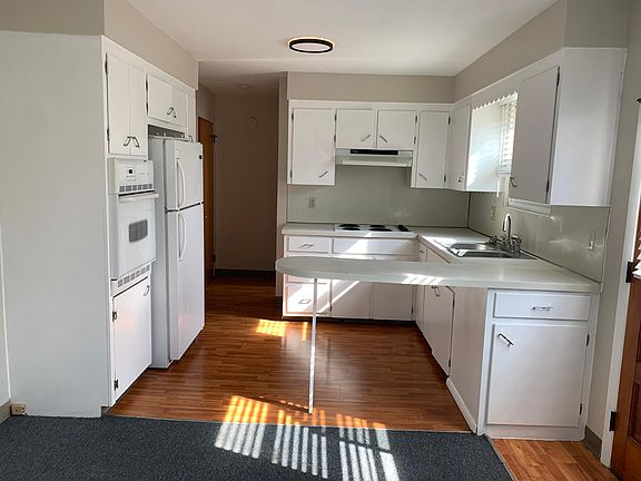 3rd image of 700 1/2 W Wendell St