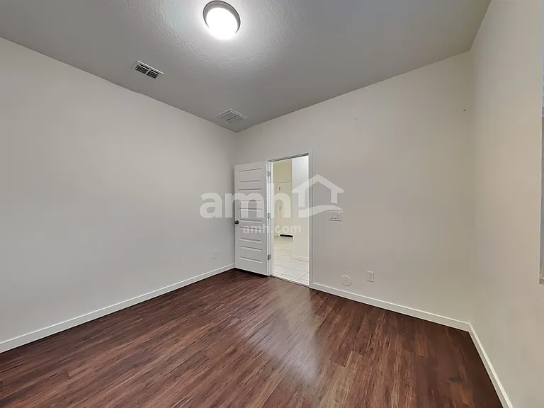701 W Micanopy Trl — Photo 17