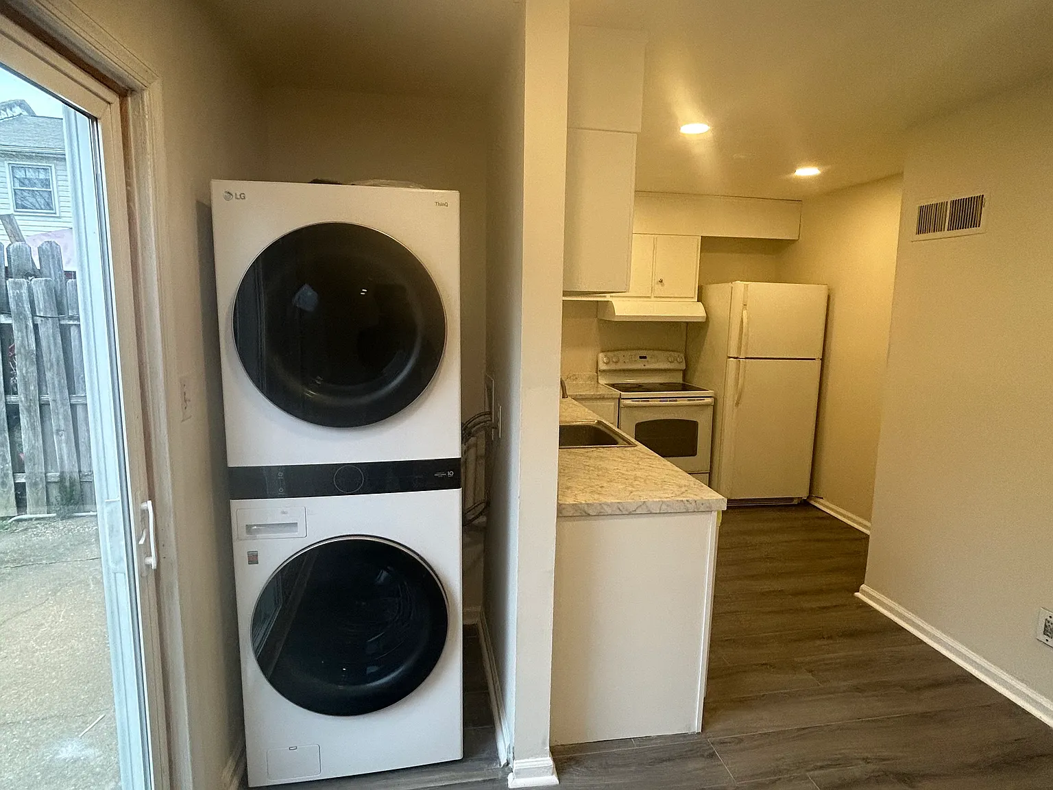 2 bed, 1.5 bath, 950 sqft, $1,750 — Photo 4