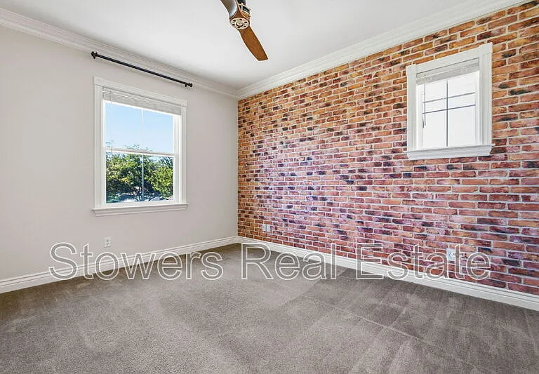 145 Bryant Ct — Photo 41